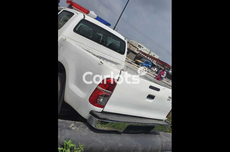 Registered 2014 Toyota Hilux - 7/7
