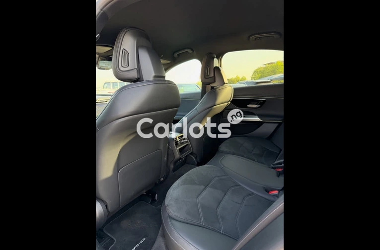 Foreign Used 2025 Mercedes E300 - 3/7