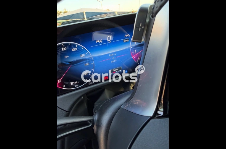 Foreign Used 2025 Mercedes E300 - 4/7