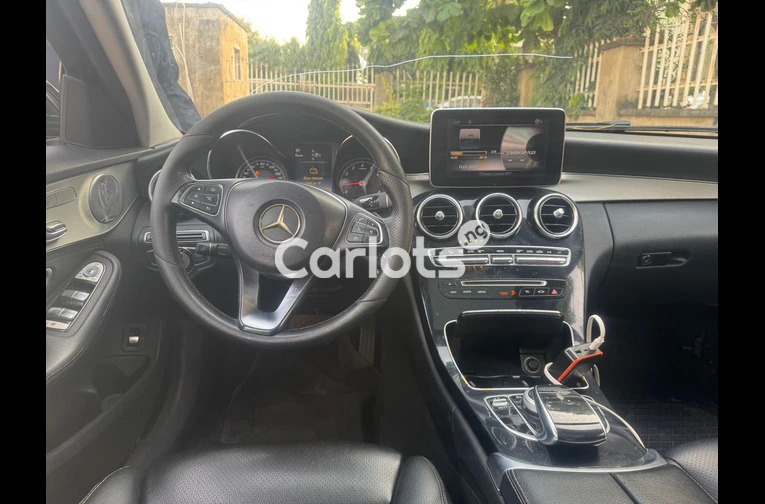 2016 MERCEDES BENZ C300 - 2/7