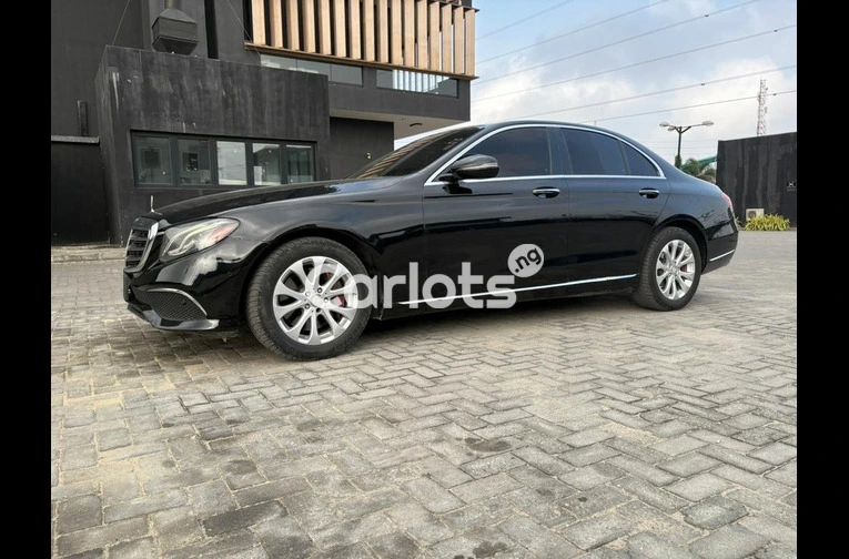 Clean Registered Mercedes-Benz E300 4matic 2017 - 3/7