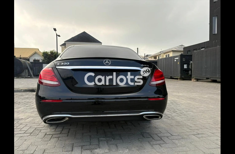 Clean Registered Mercedes-Benz E300 4matic 2017 - 6/7