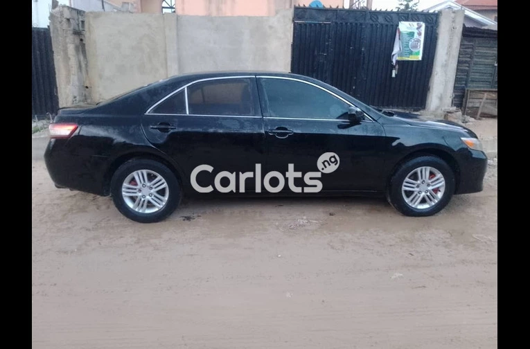 Toyota Camry 2008 painted - 5/7