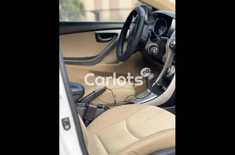 2013 HYUNDAI ELANTRA - 4/7