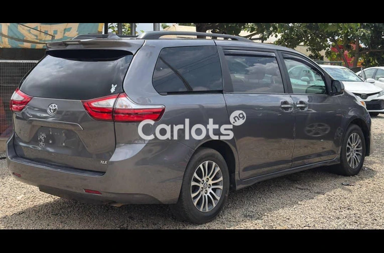 Direct Belgium 2018 Toyota sienna - 5/5