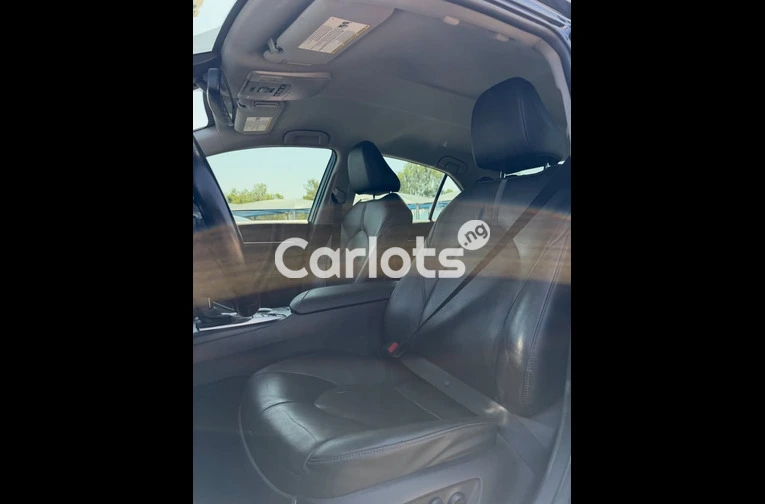 2021 Toyota Camry XLE - 3/7