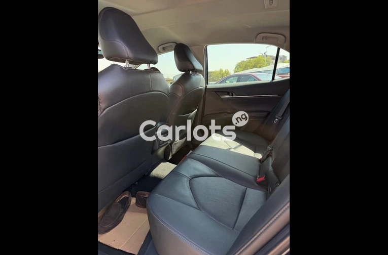 2021 Toyota Camry XLE - 4/7