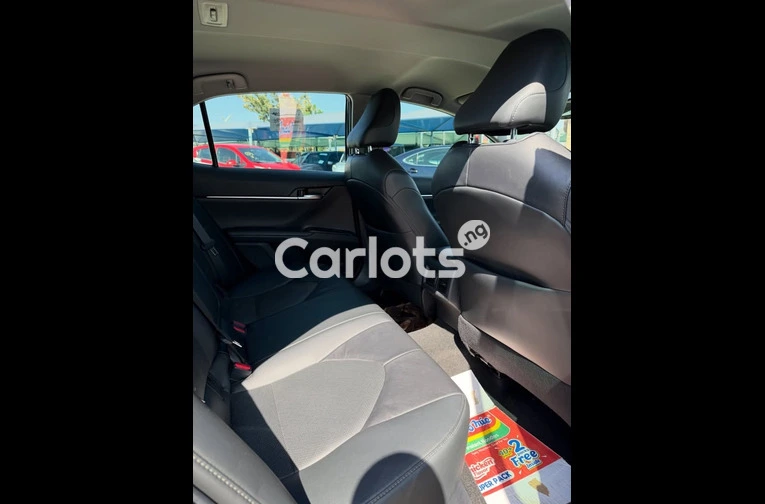 2021 Toyota Camry XLE - 5/7