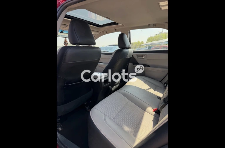 2015 TOYOTA CAMRY SE - 4/7