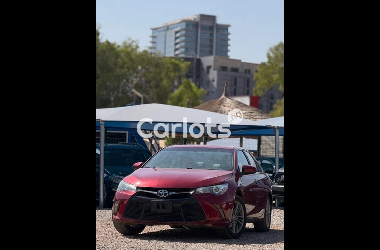 2015 TOYOTA CAMRY SE - 6/7