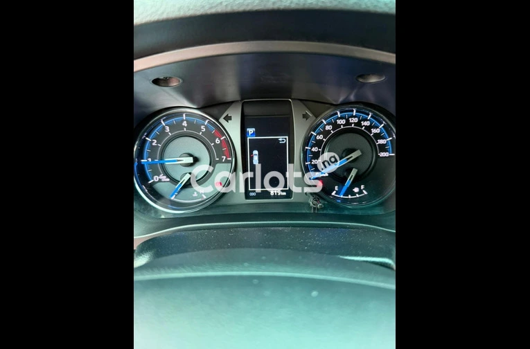 Brand New 2024 Toyota Hilux adventure SRS - 4/7