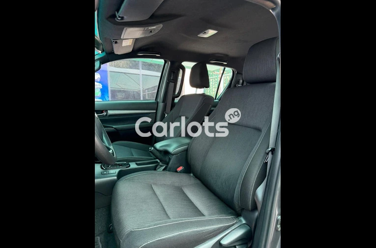 Brand New 2024 Toyota Hilux adventure SRS - 5/7