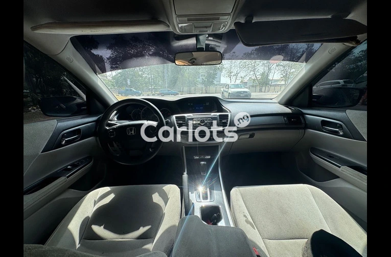 2013 HONDA ACCORD LX - 2/7