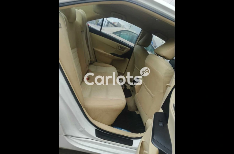 Toyota Camry 2016 Foreign used - 2/7