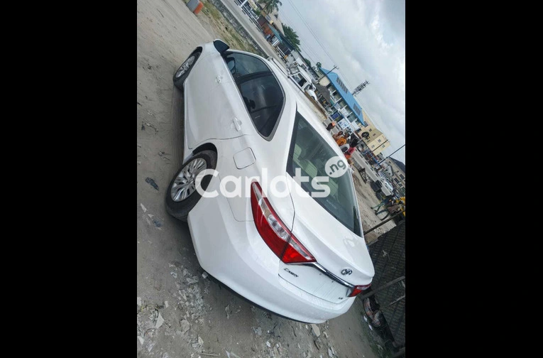 Toyota Camry 2016 Foreign used - 4/7