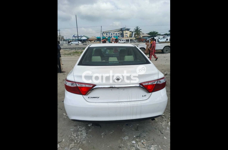 Toyota Camry 2016 Foreign used - 5/7