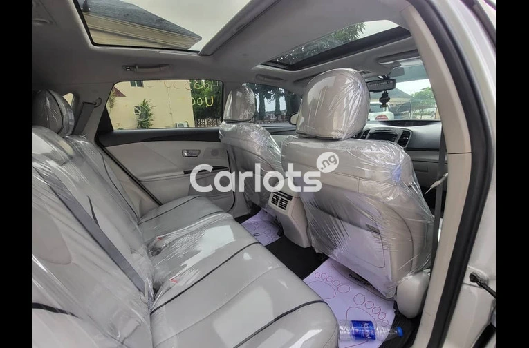 Toks 2010 Toyota Venza XLE - 5/7