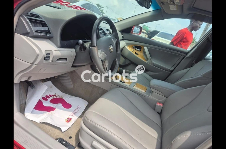 NEW ARRIVAL FOREIGN USED 2008 TOYOTA CAMRY XLE - 2/7