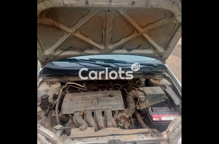 Toyota Corolla 2004 - 2/7