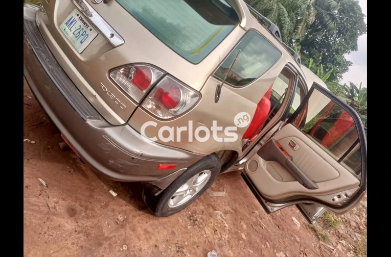 Neatly Used Lexus RX 300 2005 - 3/4