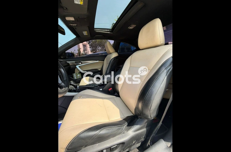 Clean used Honda Accord Coupe 2016 model V6 engine - 2/6