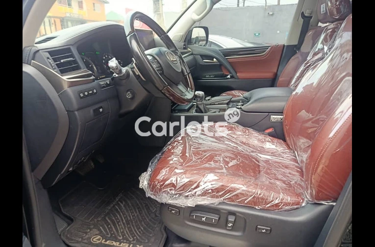 2018 Lexus LX 570 black - 2/7