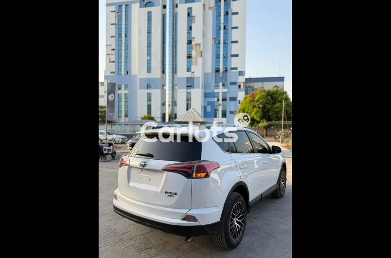 Foreign used Toyota RAV4 2016 model with duty - 3/7