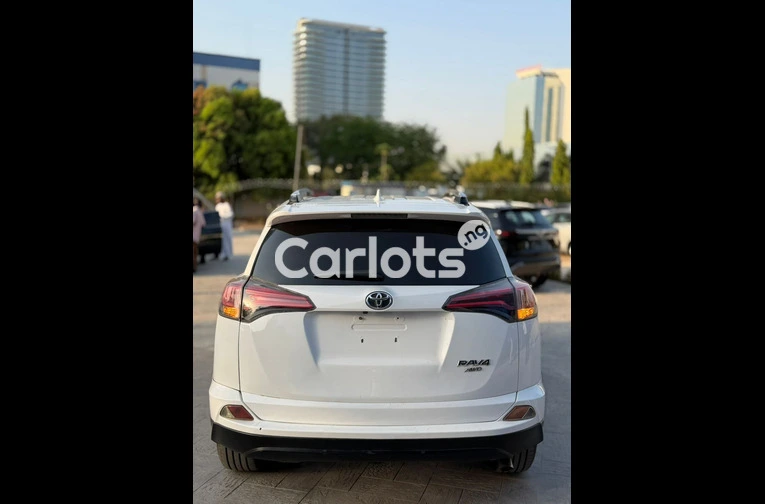 Foreign used Toyota RAV4 2016 model with duty - 6/7