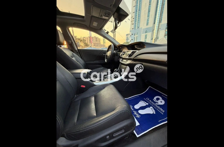 Foreign used Honda Accord 2015 model V6 - 6/7