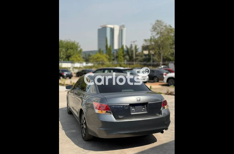 Clean Nigerian used Honda Accord 2009 model - 1/5