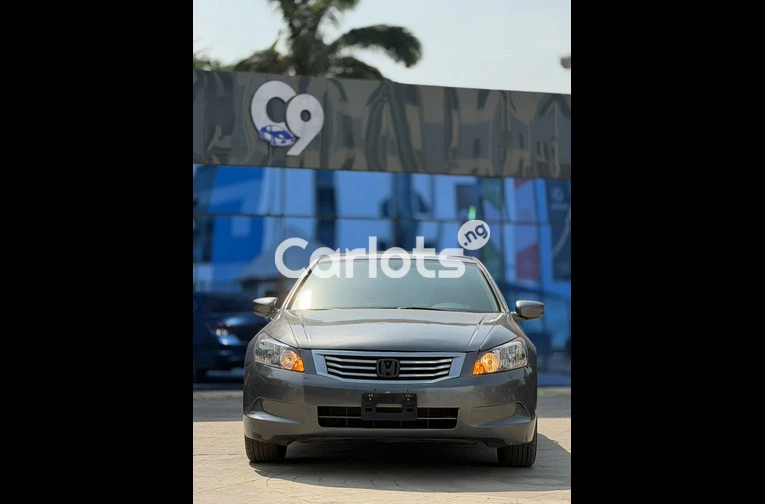 Clean Nigerian used Honda Accord 2009 model - 5/5
