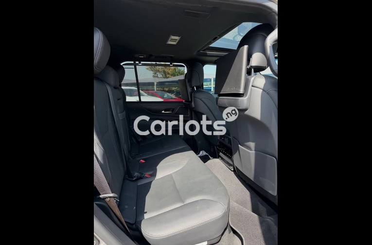 2025 LEXUS LX600 - 5/7