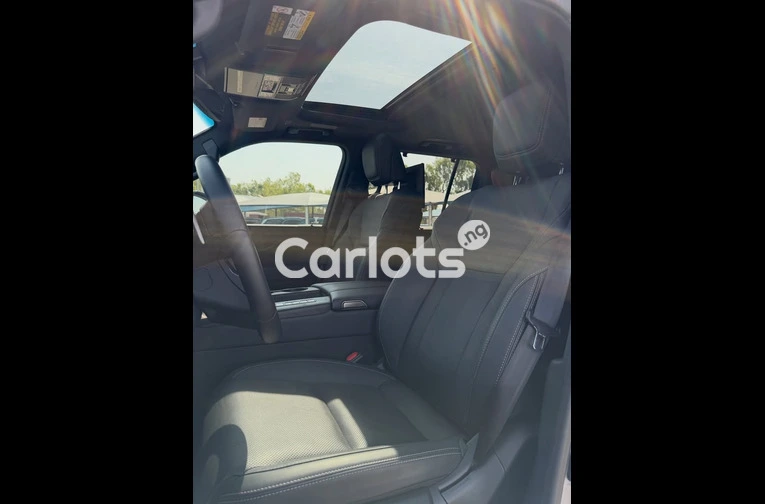 2025 LEXUS LX600 - 6/7