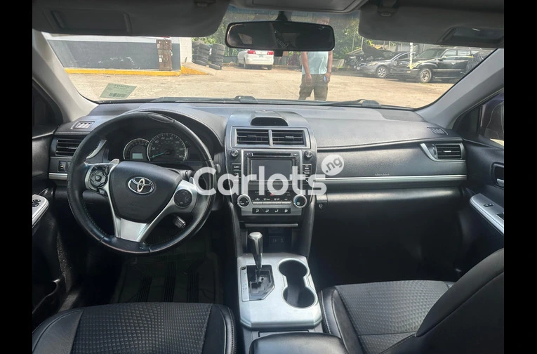 2014 Toyota Camry, clean Nigerian fairly used - 5/7