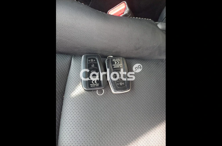 FOREIGN USED 2018 TOYOTA LANDCRUISER PRADO VX-L - 2/7