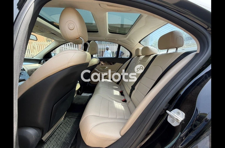 2016 MERCEDES C300 - 6/7