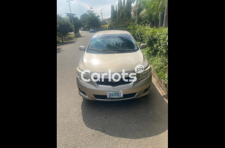 2009 TOYOTA COROLLA LE GOLD