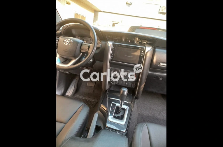 BOUGHT BRAND NEW 2017 TOYOTA FORTUNER SR5 - 3/7