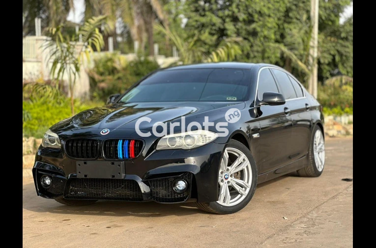 2012 BMW 5 SERIES 528i - 2/7