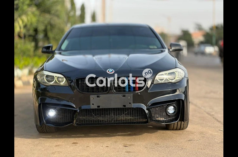 2012 BMW 5 SERIES 528i - 3/7