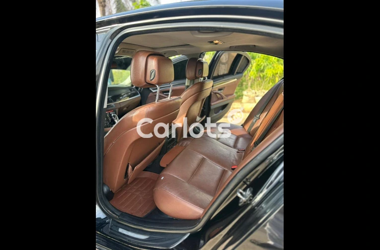 2012 BMW 5 SERIES 528i - 6/7