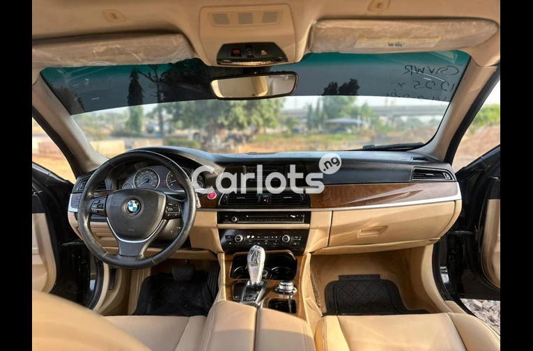 2012 BMW 5 SERIES 535i - 3/7