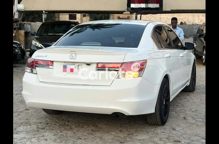 unregistered 2009 Honda Accord - 3/7