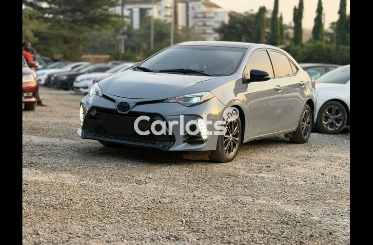 2018 UPGRADED TOYOTA COROLLA S - 2/6