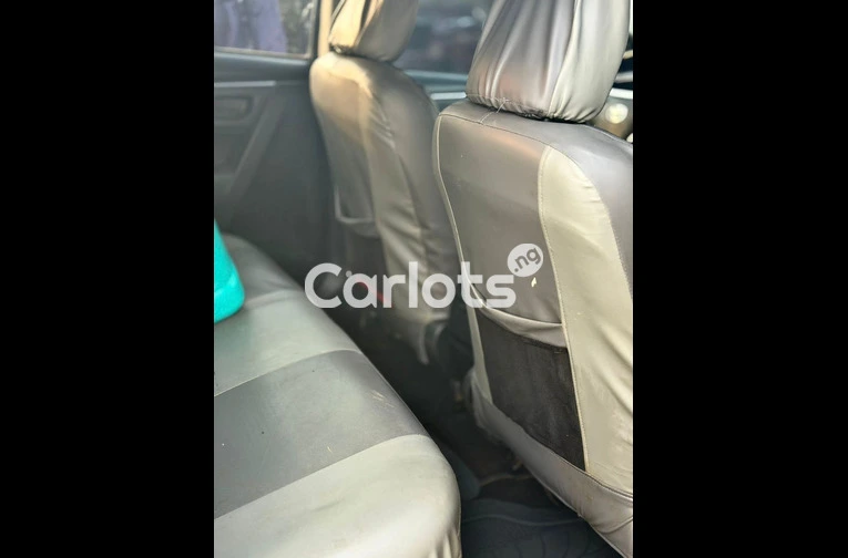 2018 UPGRADED TOYOTA COROLLA S - 4/6