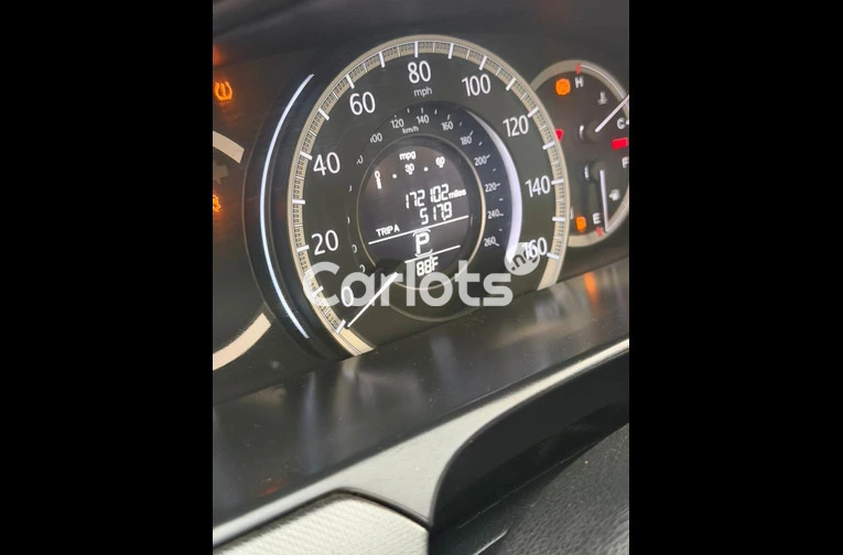 Distress Foreign used 2013 Honda Accord - 2/7