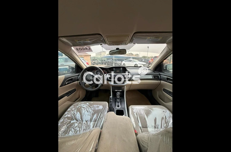 Distress Foreign used 2013 Honda Accord - 3/7