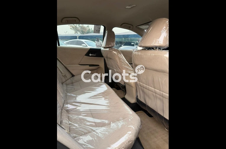 Distress Foreign used 2013 Honda Accord - 4/7