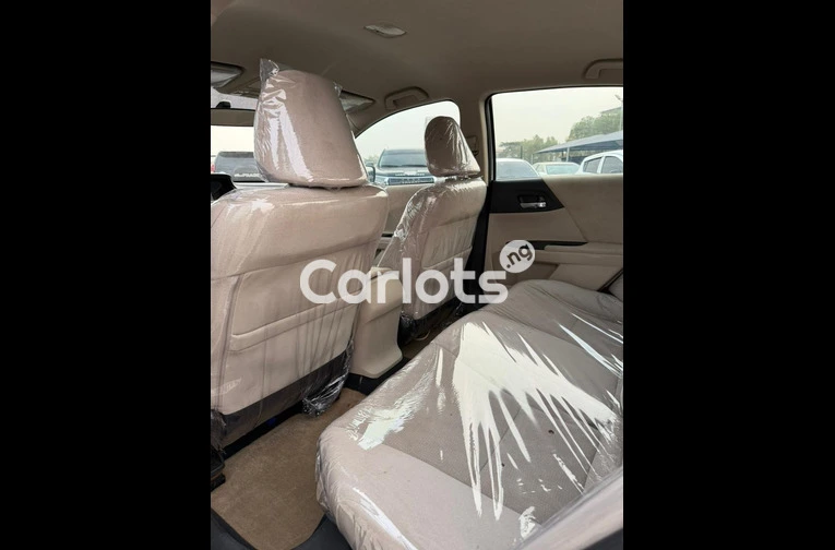 Distress Foreign used 2013 Honda Accord - 6/7