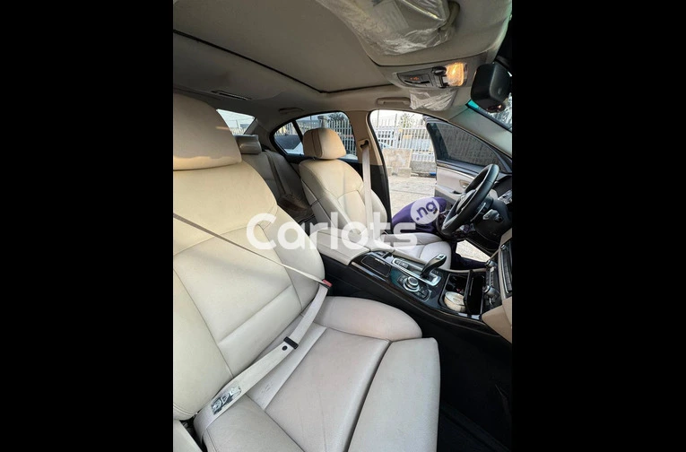 2011 BMW 5 SERIES 528i - 5/7